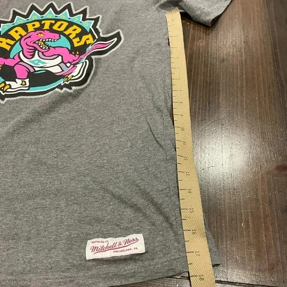 Toronto Raptors  Mitchell & Ness T-Shirt - Picture 7 of 7